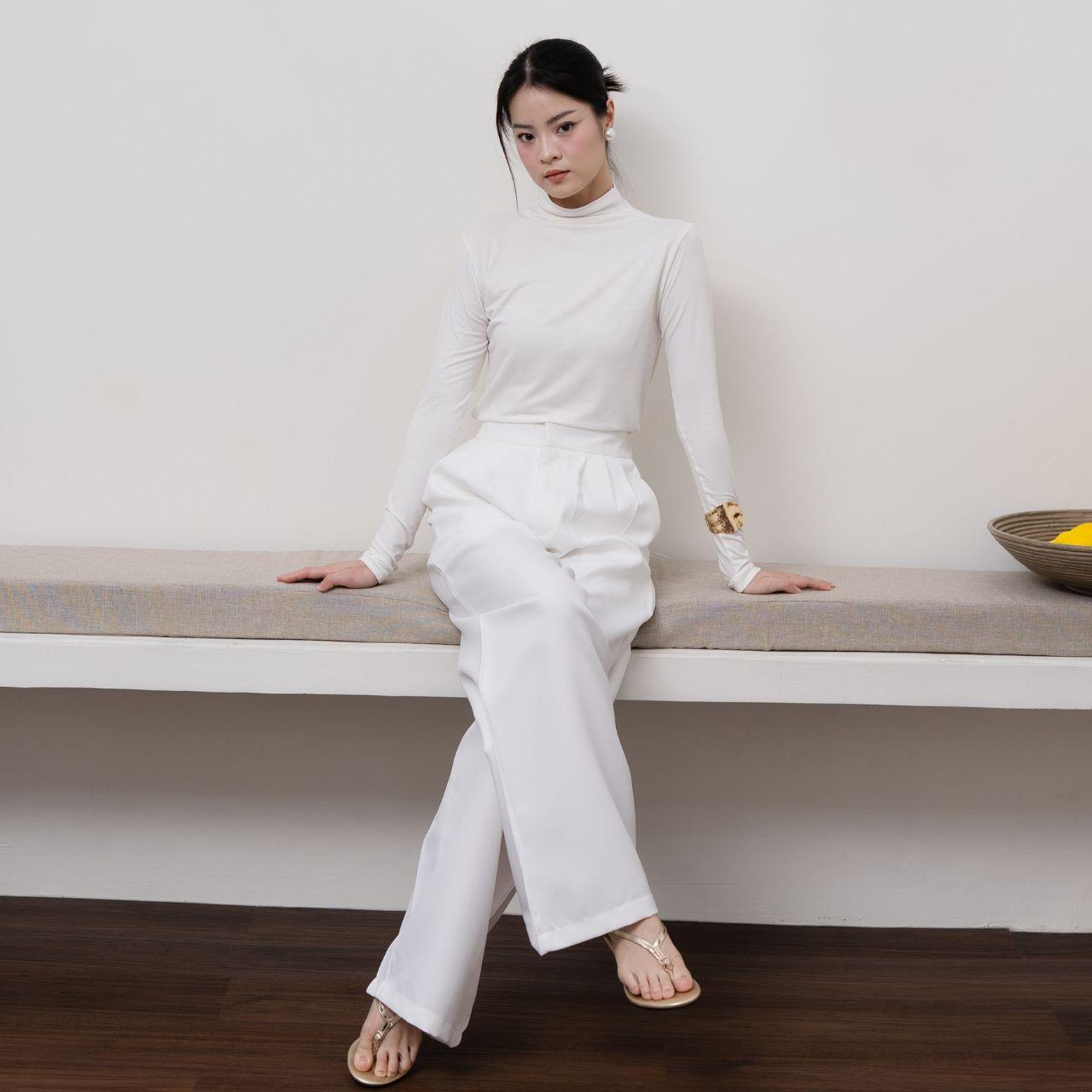 Joyce by AIJO - Amoy Turtle Neck Longsleeve Top