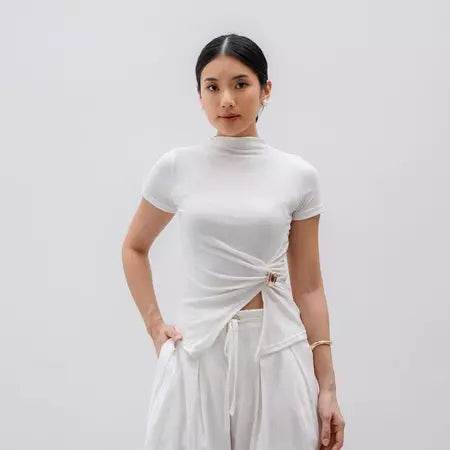 AIJO | Lyra Turtle Neck Atasan Wanita Lengan Pendek Kekinian Rib Rivera Mahogany Maroon